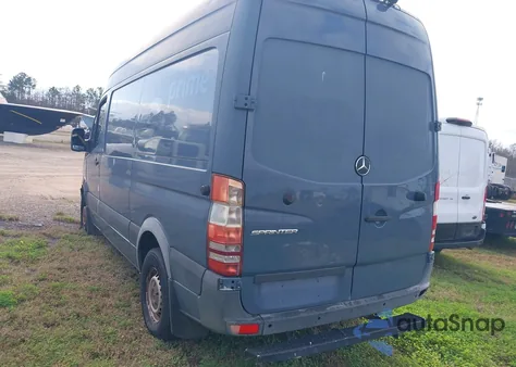 2018 Mercedes-Benz Sprinter 2500 Standard Roof V6 z USA, uszkodzony, nr VIN WD3PE7CD1JP635593